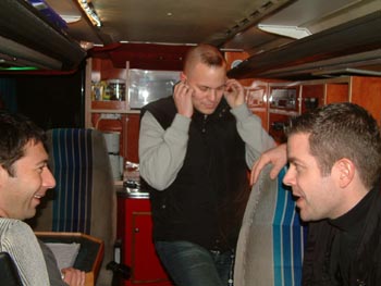 3-Synthpop-guys-onthebus